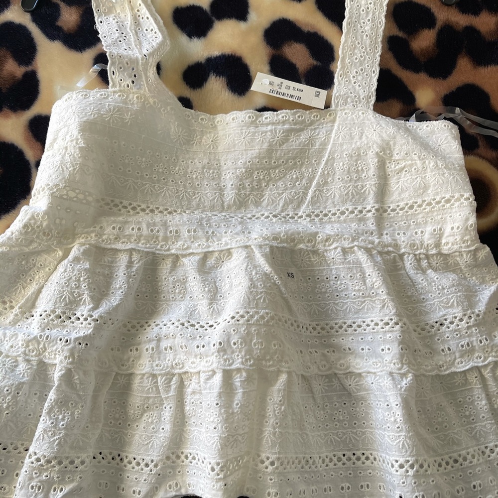 aero laced white top